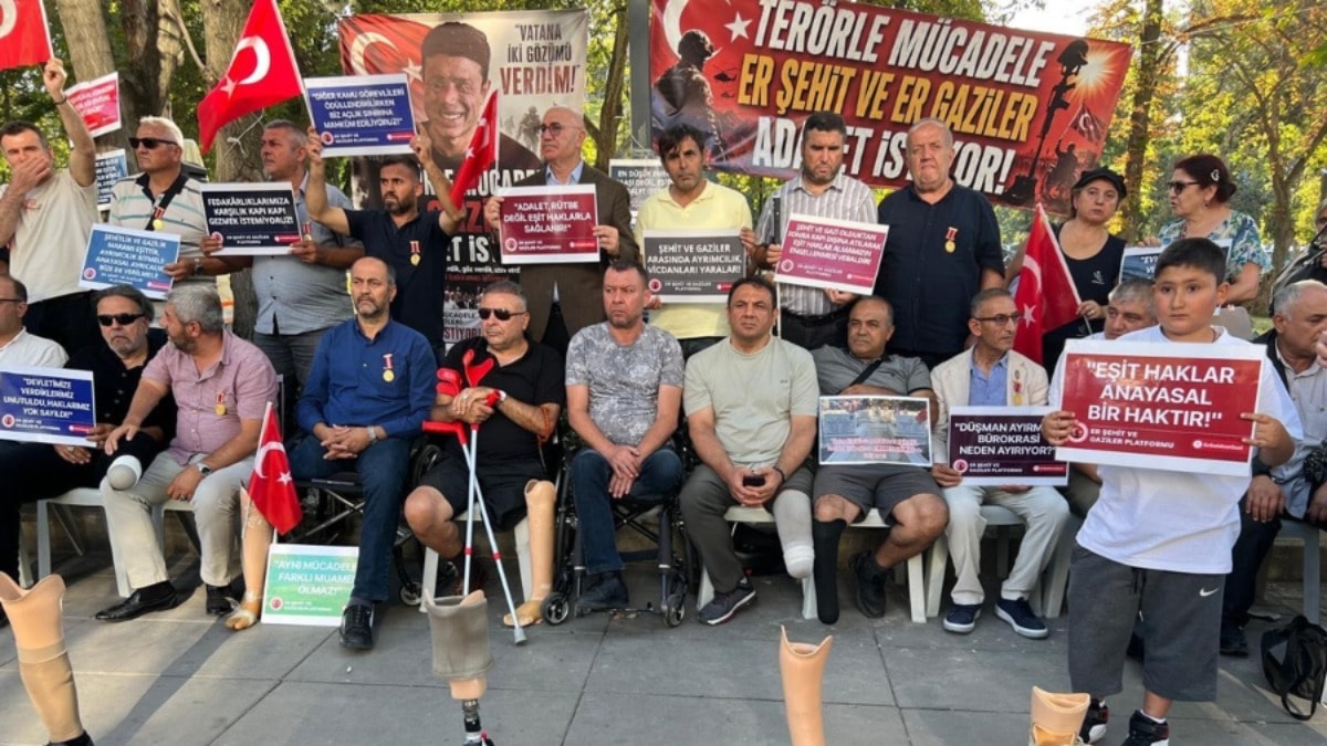 Gaziler parkta direniyor uzmanlar da yola düştü