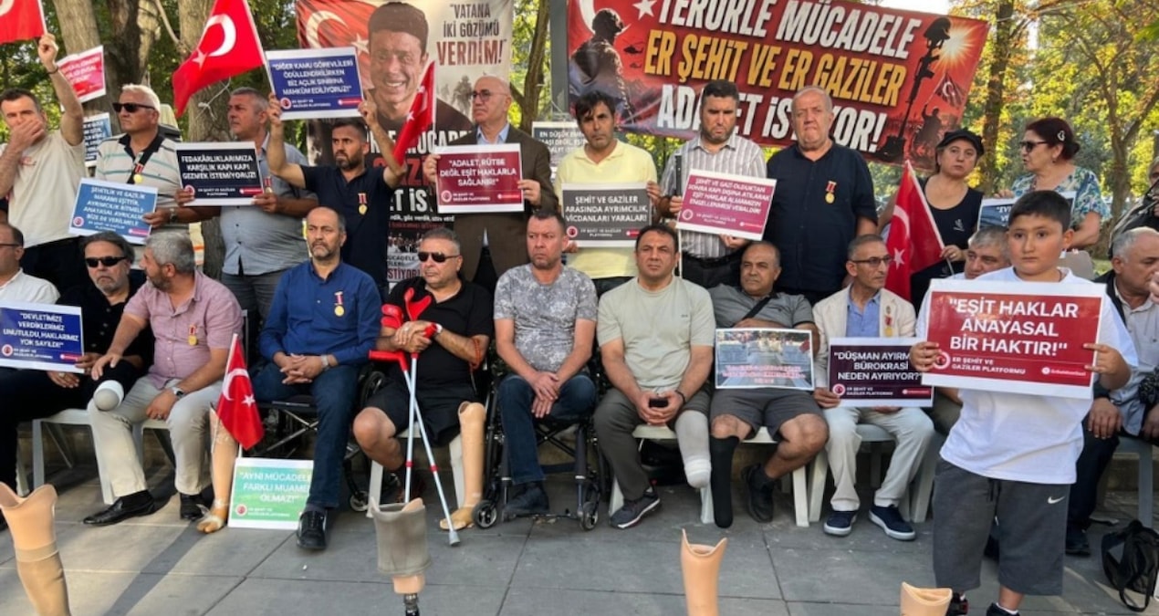 Gaziler parkta direniyor uzmanlar da yola düştü