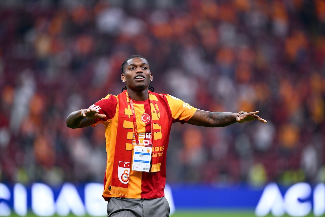 Galatasaray'ın yeni yıldızı taraftara seslendi! Yeniden şampiyon olmak istiyorum