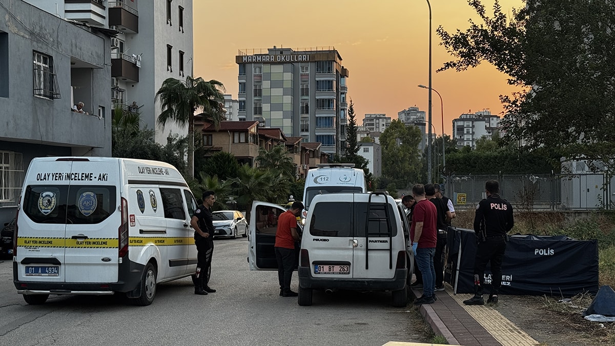 Sözlü tartışma katliama dönüştü: Baba ve oğlu öldü, anne yaralı