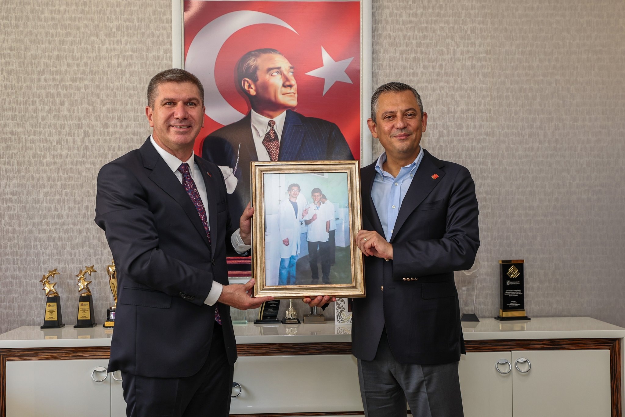Burdur Belediye Başkanı Ali Orkun Ercengiz Yeni Parti'ye katıldı