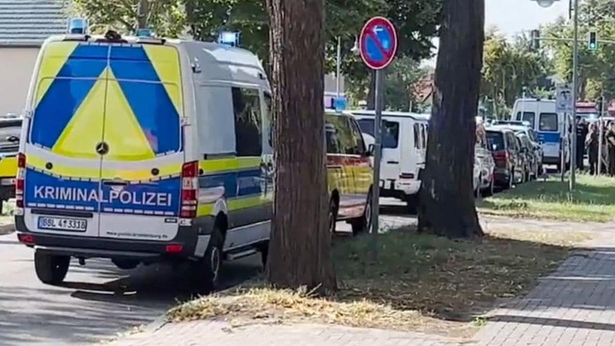 Almanya’da okulda bıçaklı saldırı: 2 kişi öldü