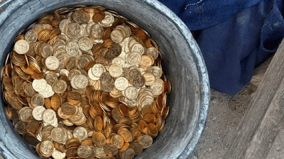 Duvardan kilo kilo altın çıktı