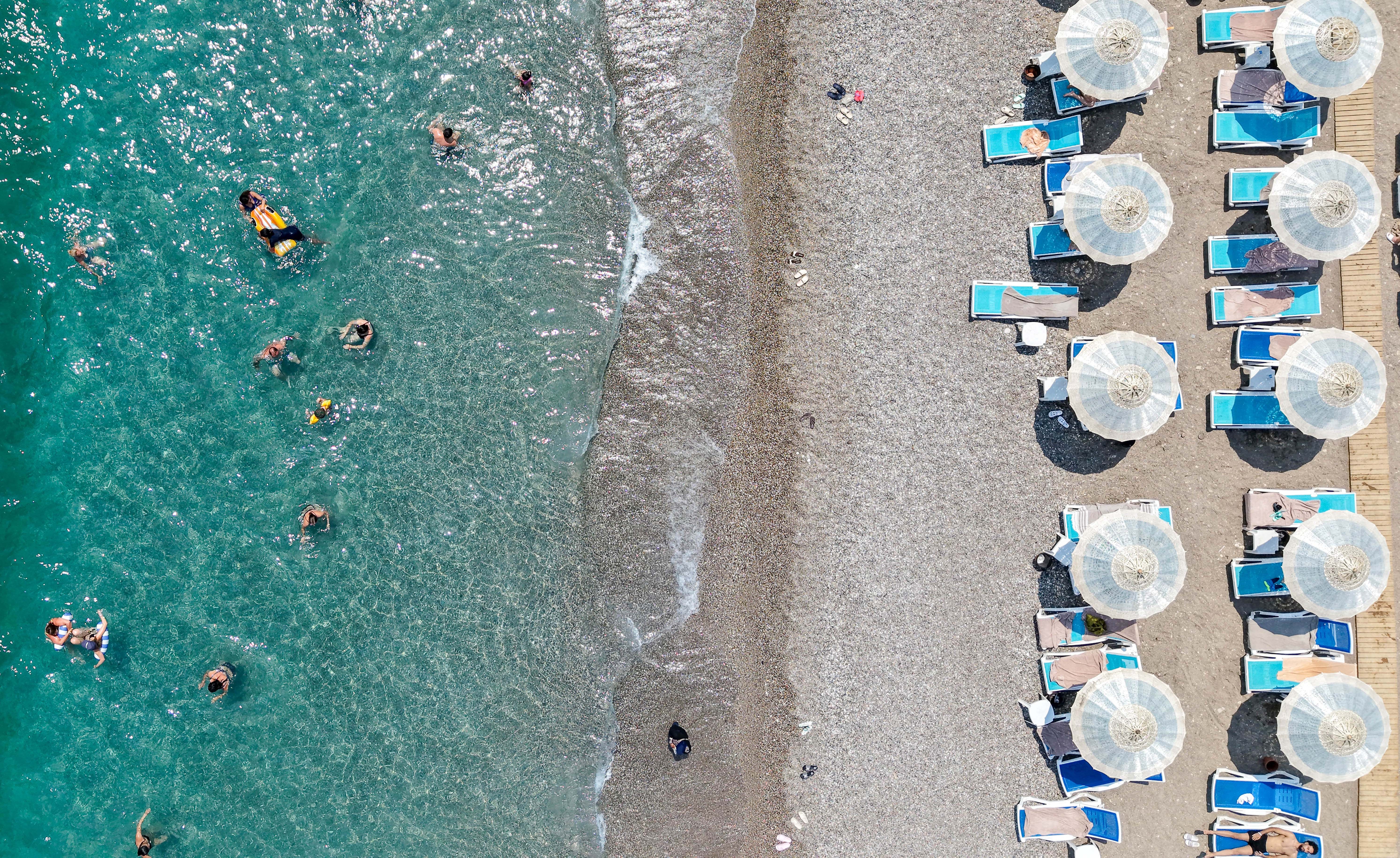 Antalya'da sıcak ve nem bunalttı