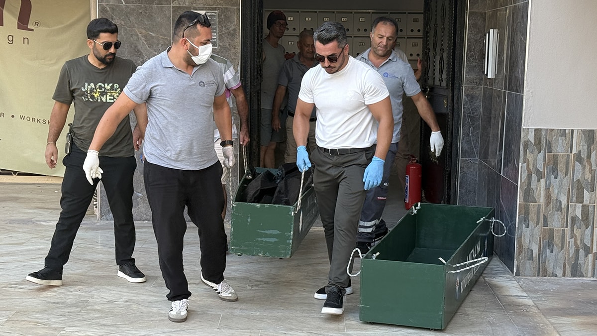 Komşuları en son 10 gün önce görmüştü! Anne ve kızı evde ölü bulundu