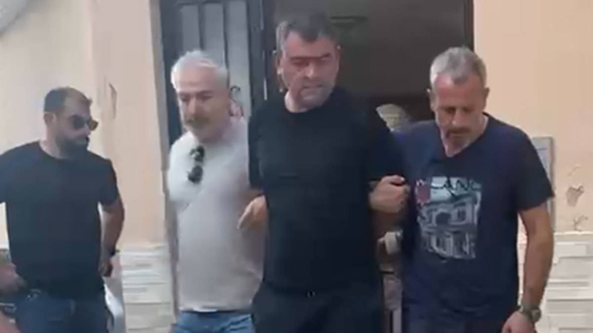 Arkadaşını öldürüp kaçtı, saklandığı evde yakalandı