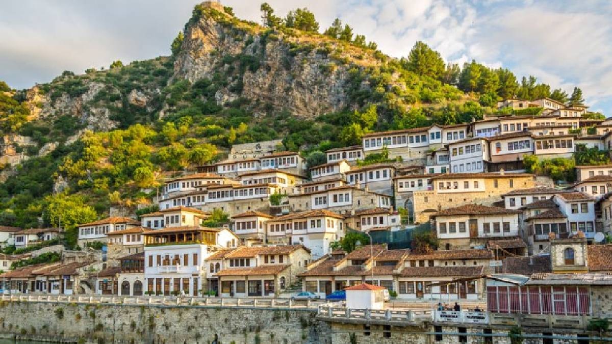 Türk vatandaşlarına vizesiz: İşte en popüler 5 Balkan rotası