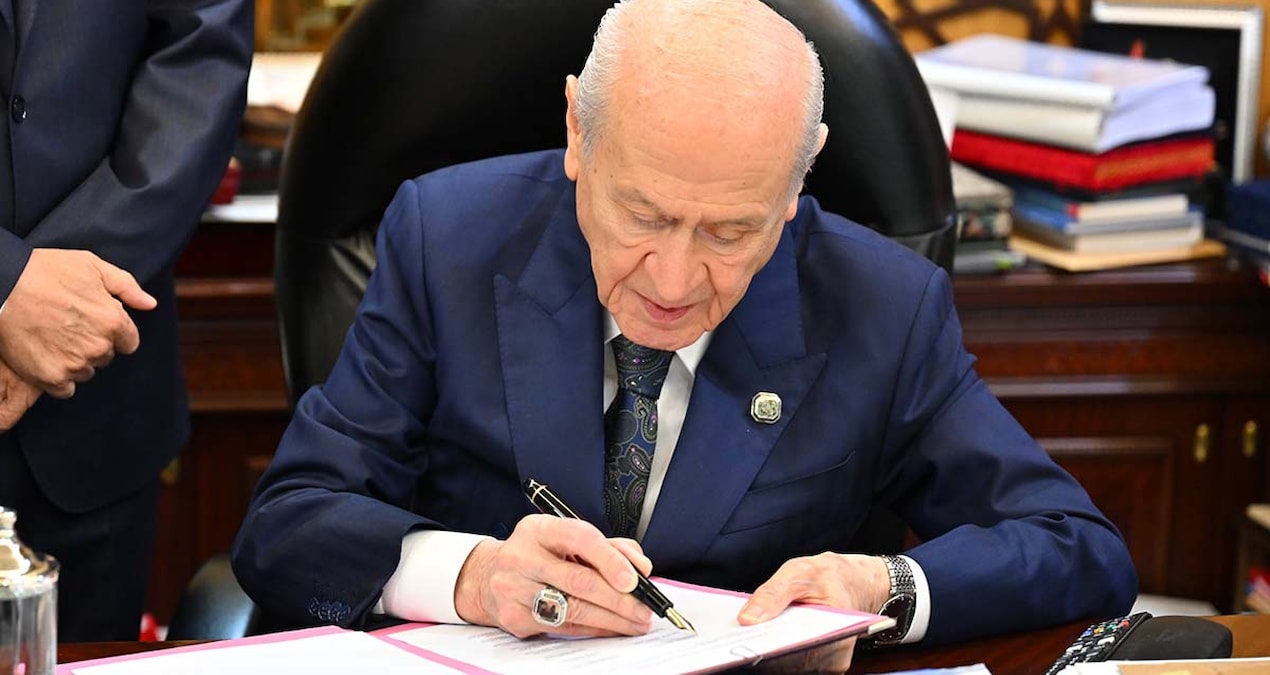 MHP'de sürpriz fire! Açılım yasasına imza atmayan milletvekili ortaya çıktı
