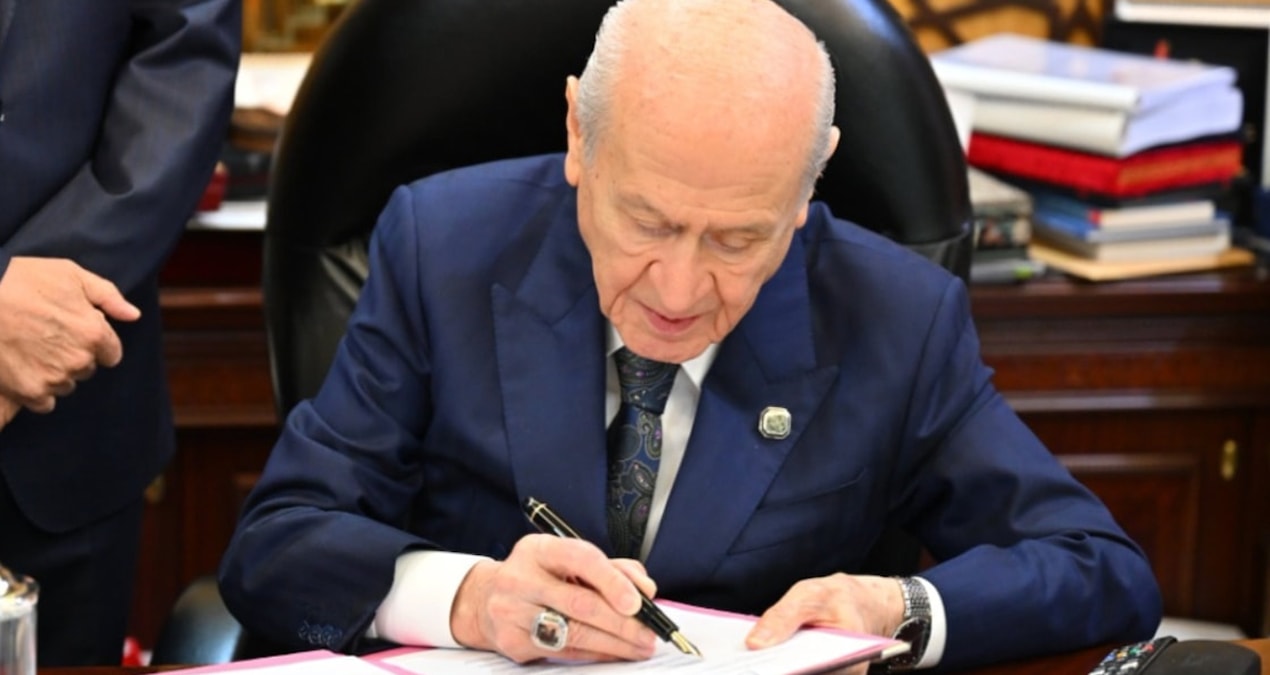 Çerçeve yasa teklifinin ilk imzası Bahçeli’den