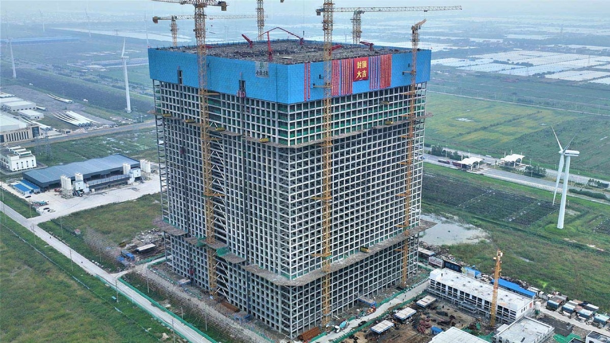 3 bin 500 beton blokla dev bir batarya inşa ettiler