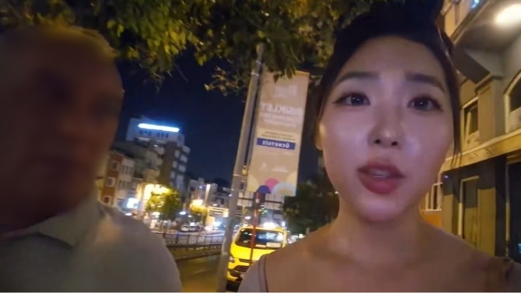 Taksim'de Güney Koreli fenomeni ısrarla takip eden şüpheli yakalandı