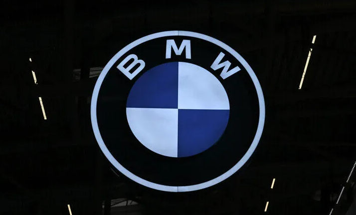 BMW sürücülerini çileden çıkardı: Kontağı açan reklamla karşılaşıyor!