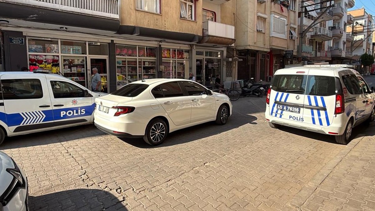 Kocasının boğmaya çalıştığı kadın hastanede hayatını kaybetti