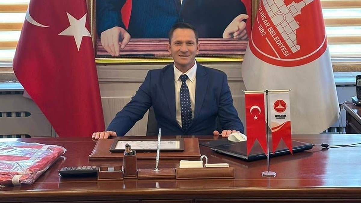 Koyulhisar Belediye Başkanı İYİ Parti’den istifa etti: İstiklal Marşı videosuyla gündem olmuştu