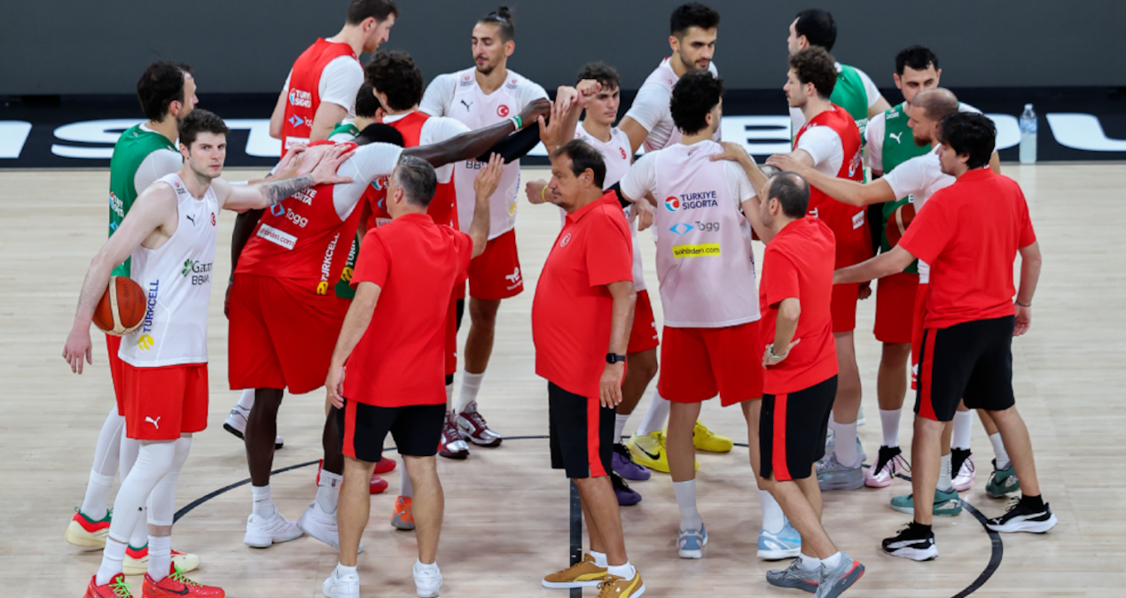 المنتخب التركي لكرة السلة يغادر إلى ألمانيا للمنافسة في كأس السوبر DBB الخطوط الجوية التركية قبل تصفيات كأس العالم FIBA 2027