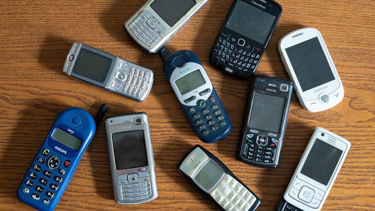 Milyarlık telefonlara inat geri döndü: Ne ekranı kırılıyor ne borca sokuyor