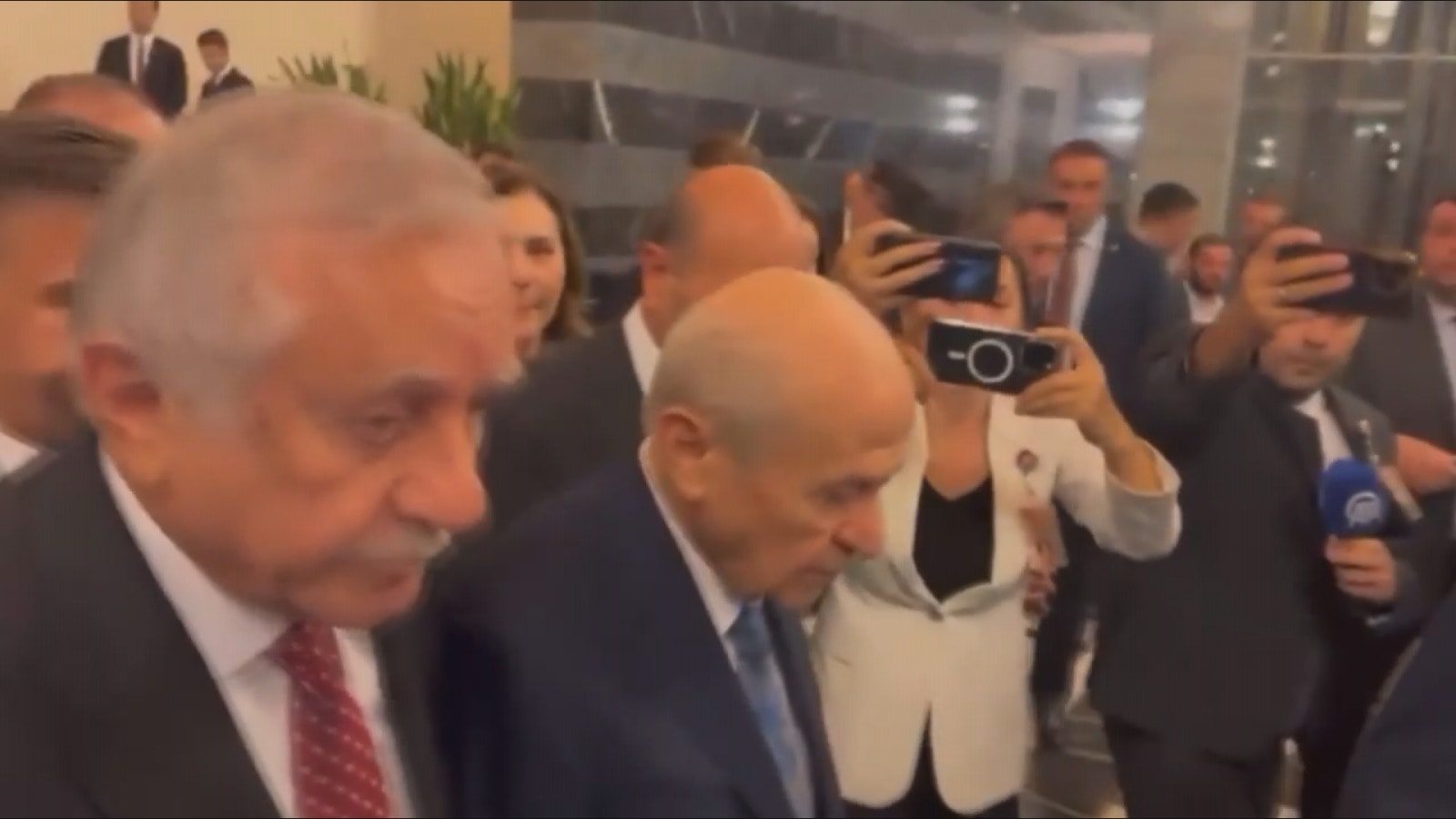 'Çerçeve yasa' Meclis'te kabul edildi! Bahçeli'den 'hayırlı olsun' yorumu geldi...
