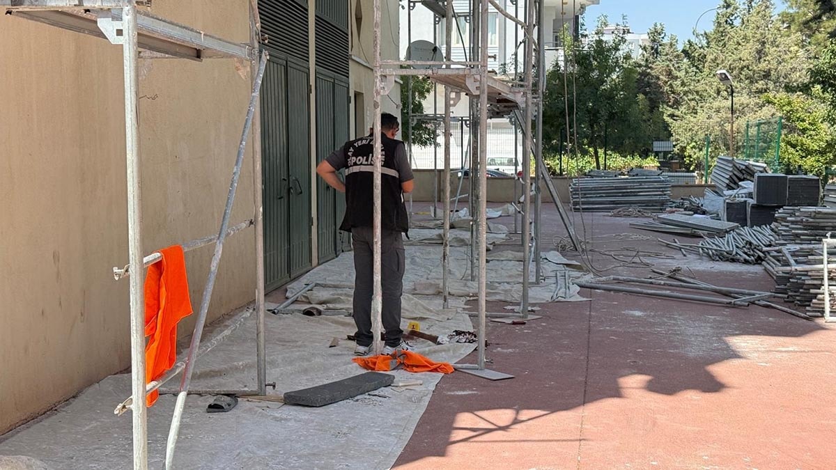 İskeleden düşen işçi öldü
