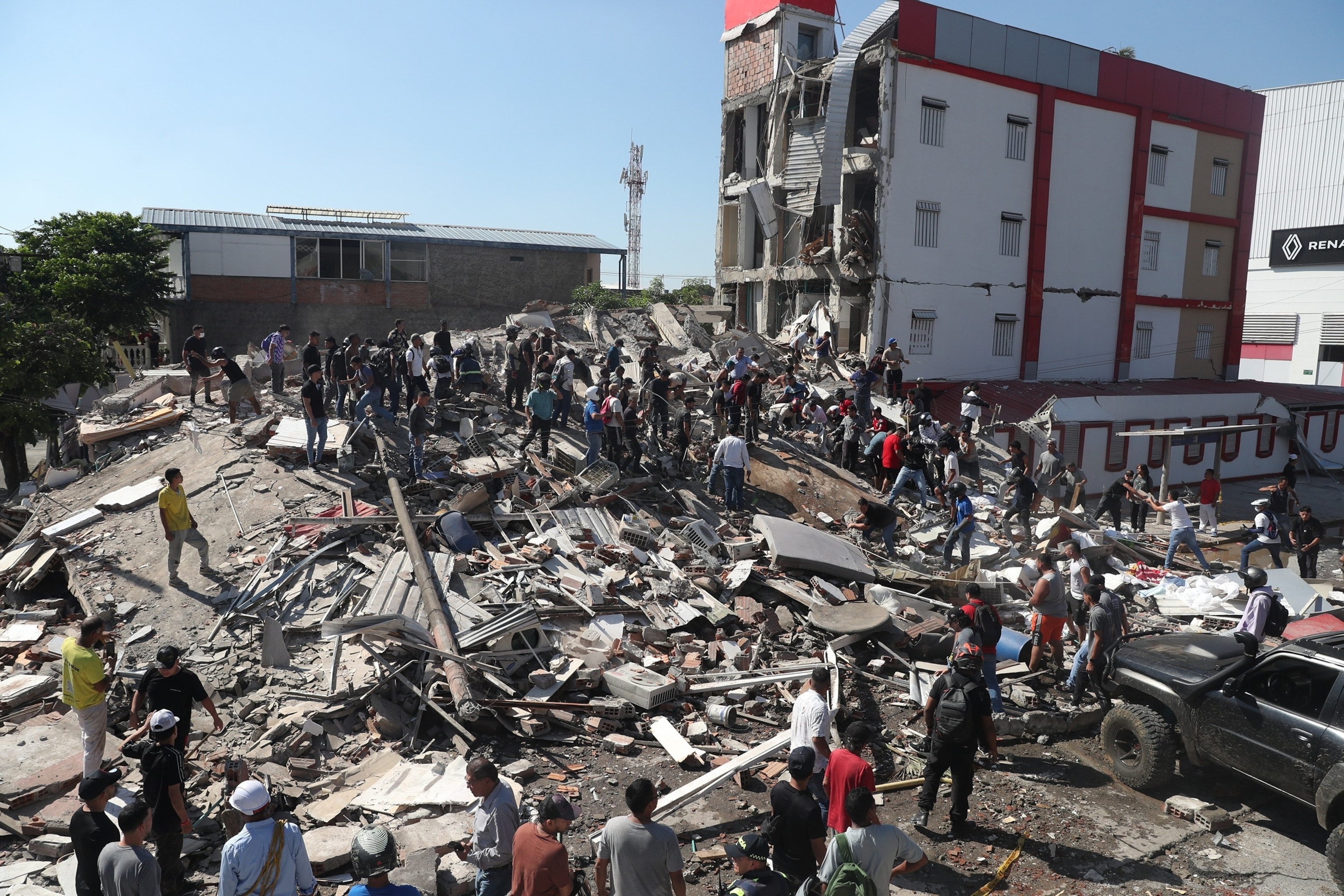 Kolombiya'daki depremde ölüm sayısı 180'i aştı