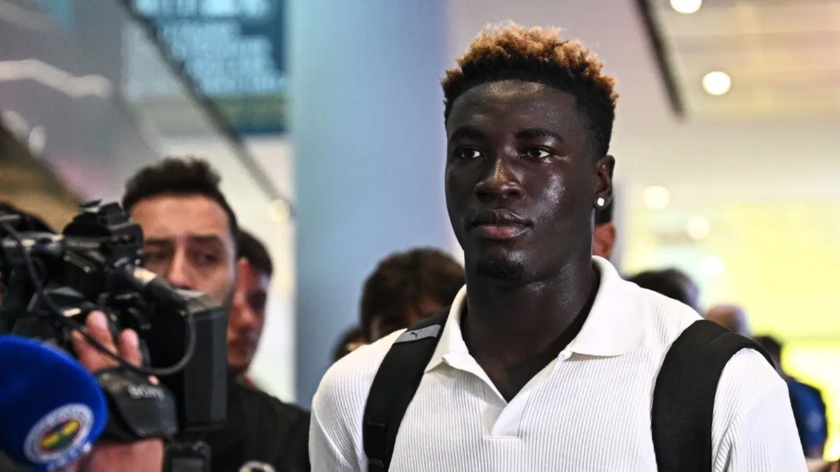 Fenerbahçe yeni transferi resmen açıkladı! İmza töreni tarihi belli oldu