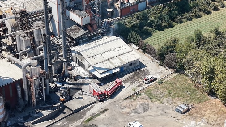 Düzce'de kereste fabrikasındaki yangın büyümeden söndürüldü