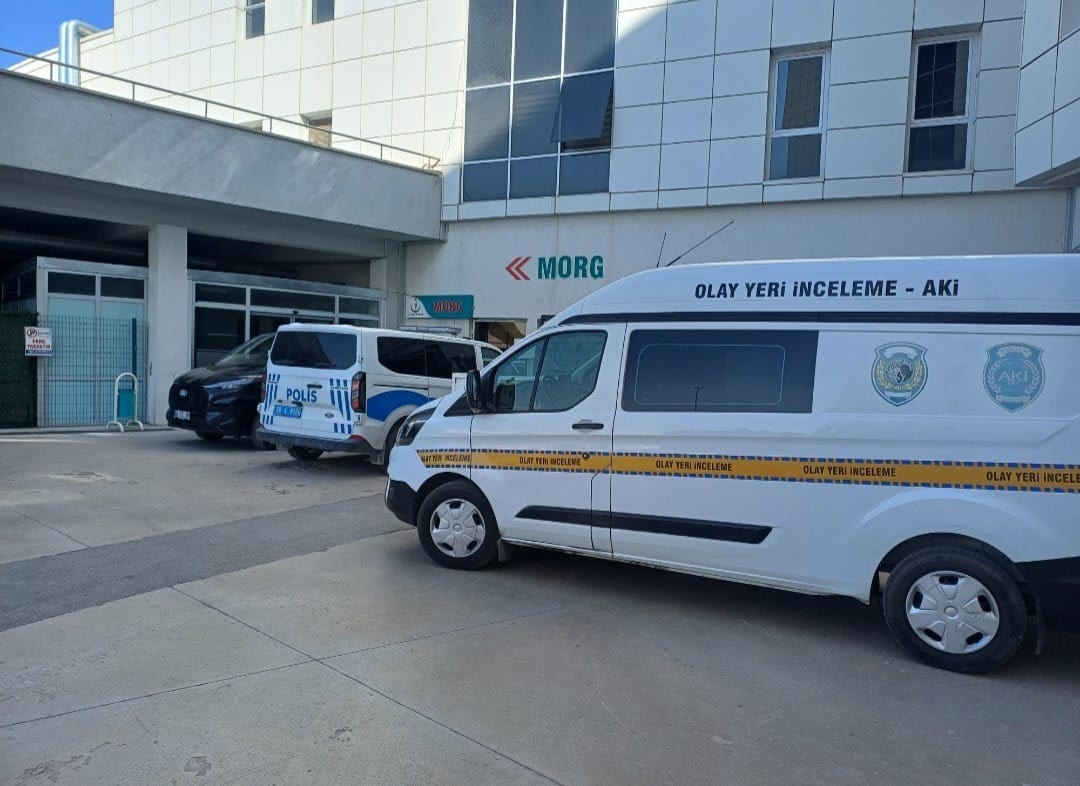 Aksaray'da feci kaza: Nişandan dönen anne hayatını kaybetti, baba ve kızı yaralandı