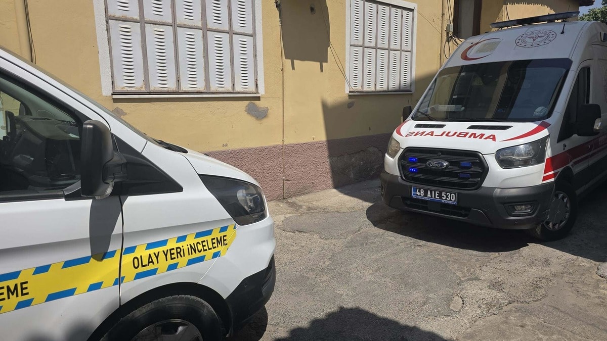 Milas'ta evli çift av tüfeğiyle vurulmuş halde bulundu
