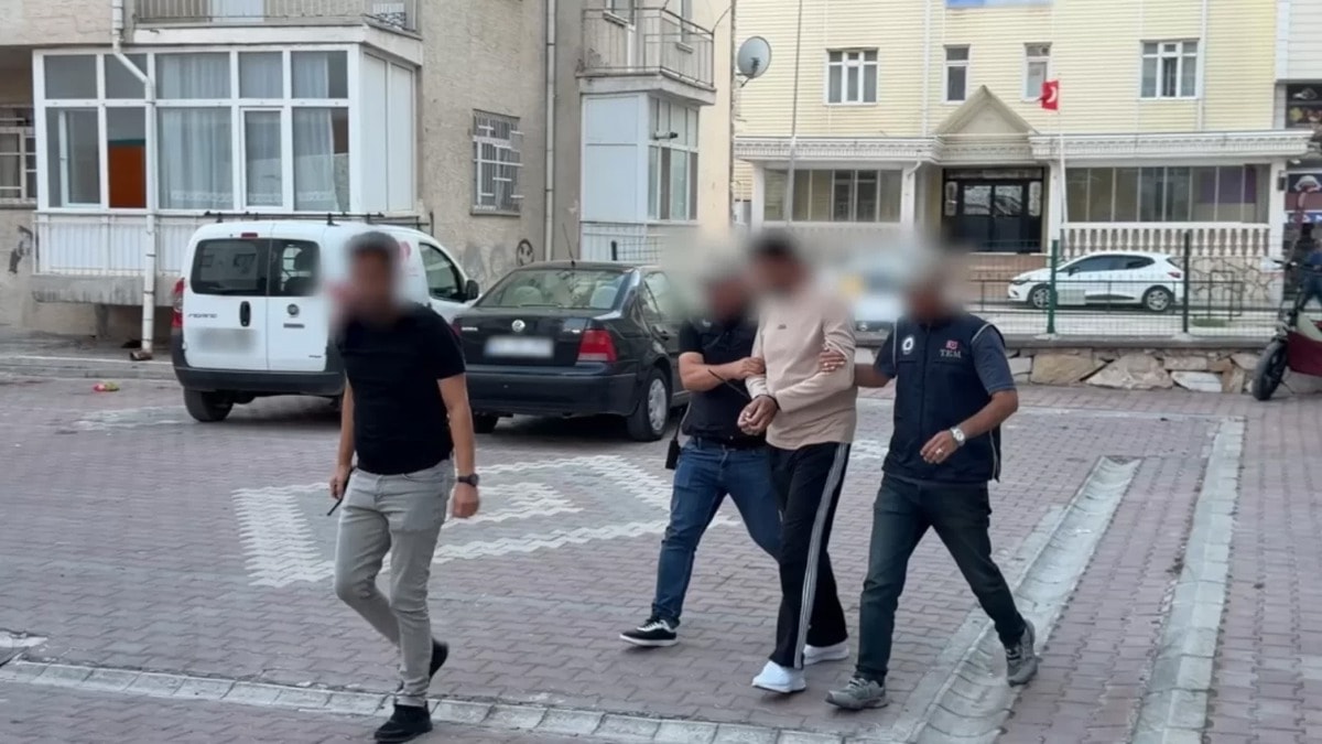 Kırmızı bültenle aranan Iraklı terörist Kırşehir'de yakalandı