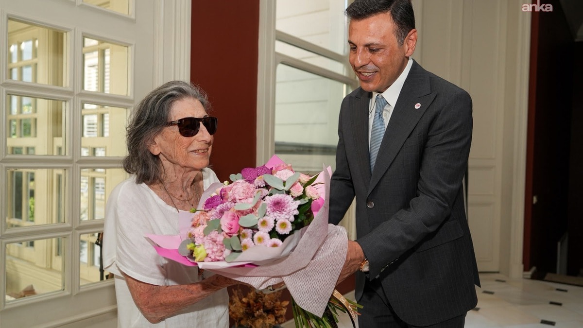 Sevinç İnönü YENİ Parti'ye üye oldu