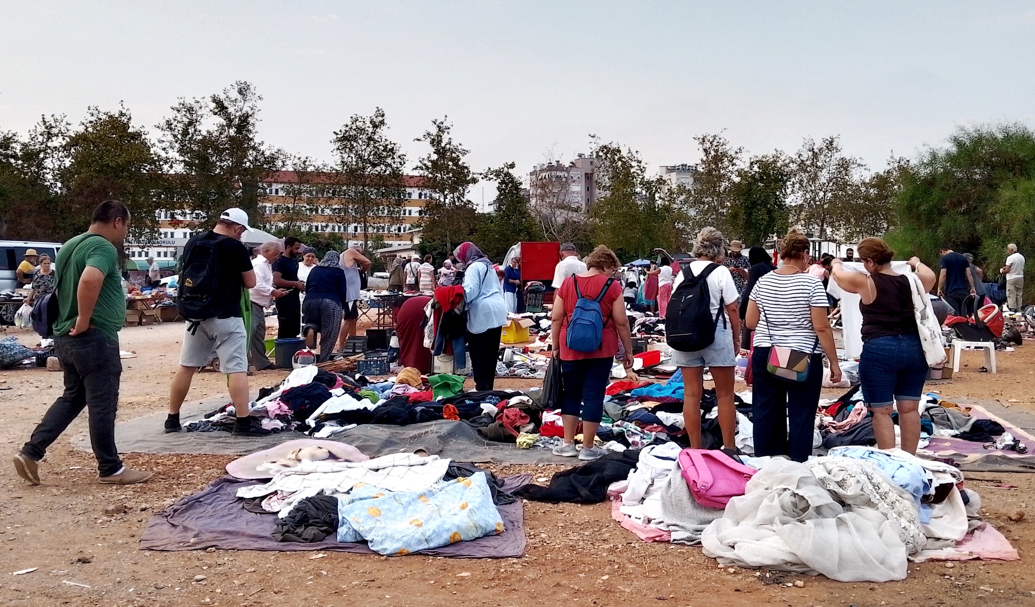 Antalya'da ikinci el eşya pazarı büyüyor: Her şey ucuza satılıyor