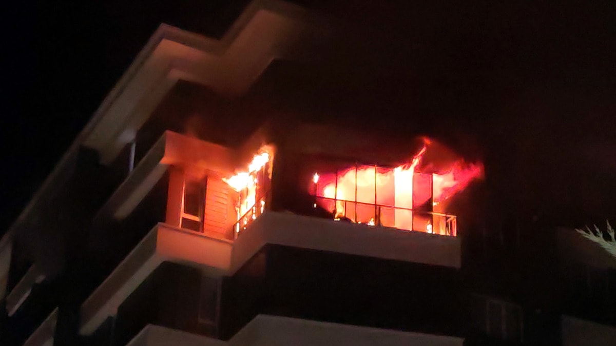 Gece yarısı apartmanda yangın paniği: 6 kişi hastanelik oldu