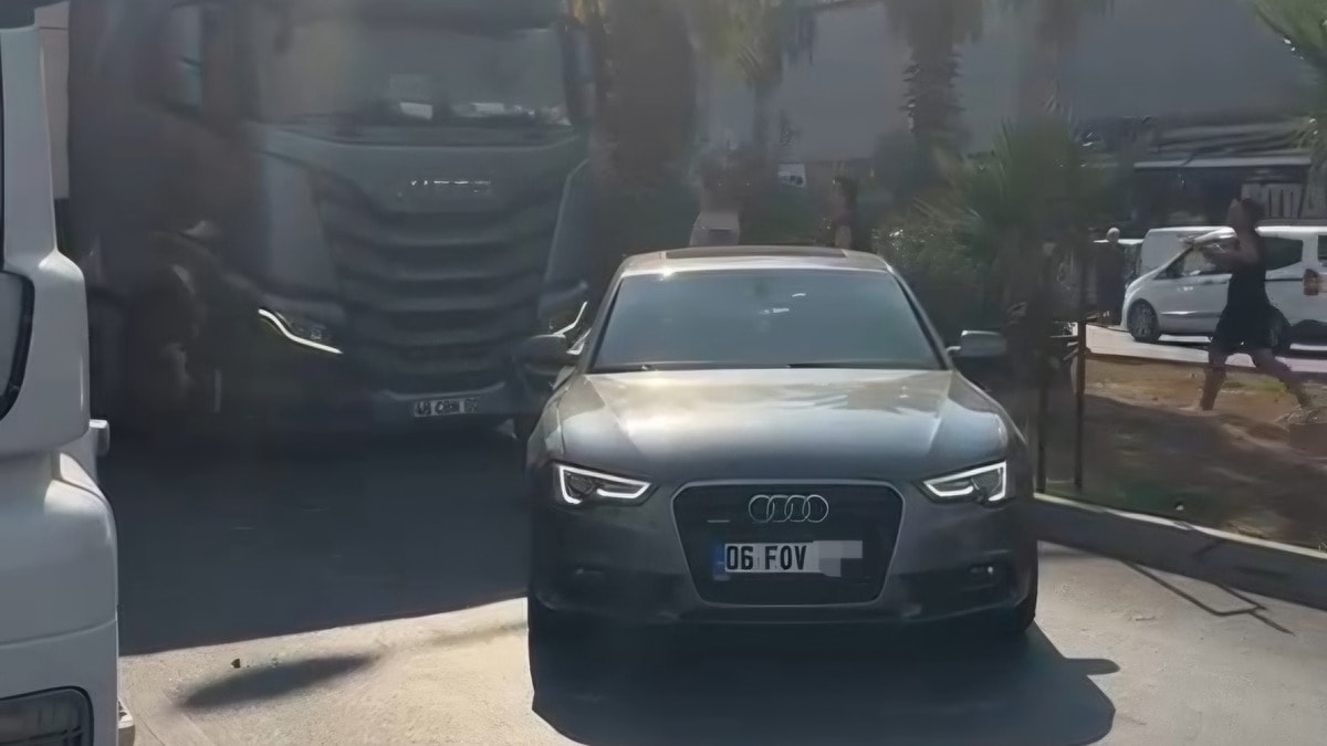 Taşlanan TIR şoförü otomobile çarpıp kaçtı