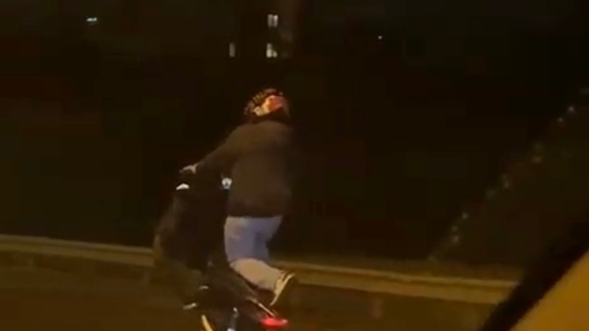 Motosikletiyle yaptığı hareketler pahalıya mal oldu