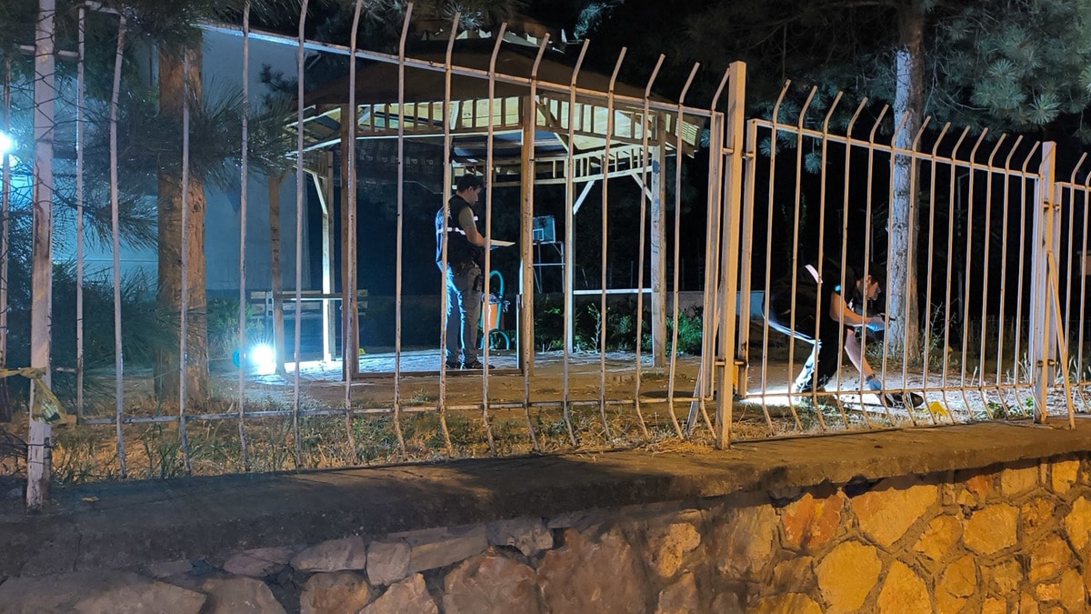 Okul bahçesinde kanlı buluşma! Arkadaşını 3 yerinden bıçakladı