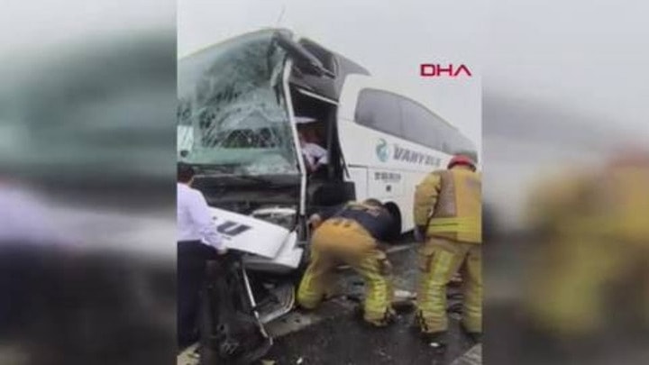  İstanbul'da feci kaza: Yolcu otobüsü İETT otobüsüyle çarpıştı