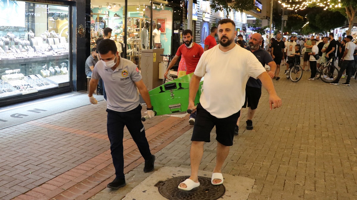 Alanya'da İsveçli turist otel odasında ölü bulundu