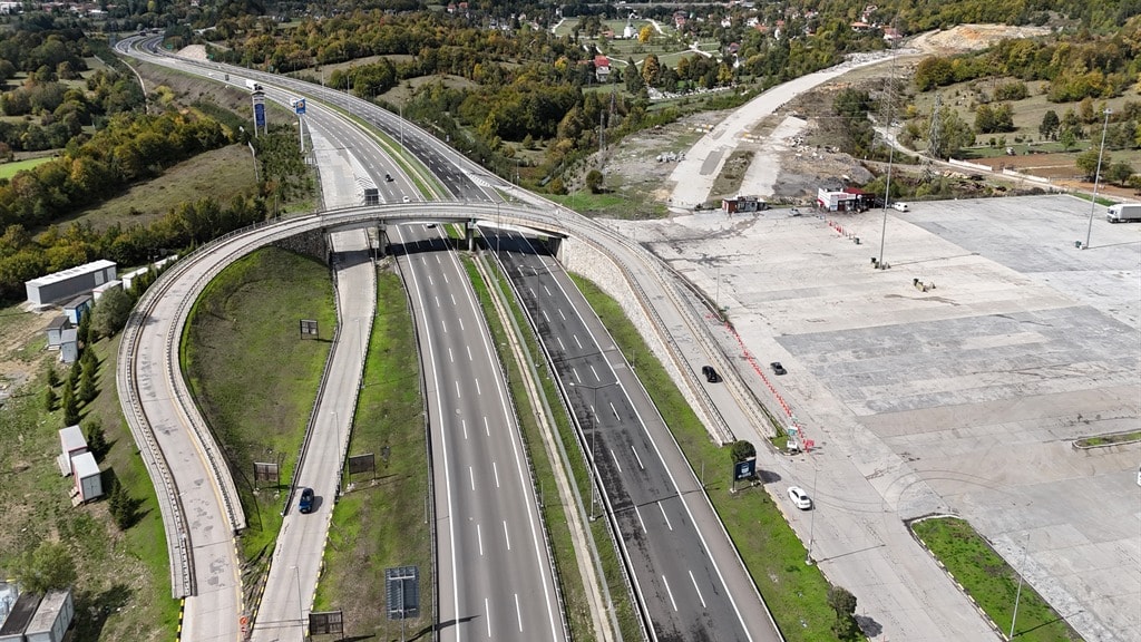 Anadolu Otoyolu'nda İstanbul yönü trafiğe kapatıldı