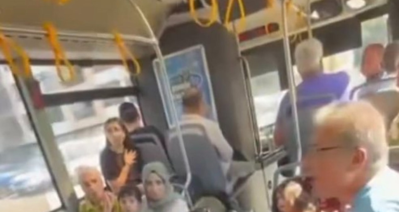 Halk Otobüsünde ‘Gavur İzmir’ Tartışması Büyüyor