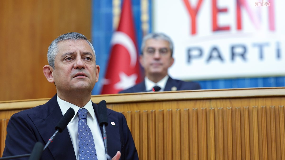 Özel'den Le Monde'a çarpıcı yazı