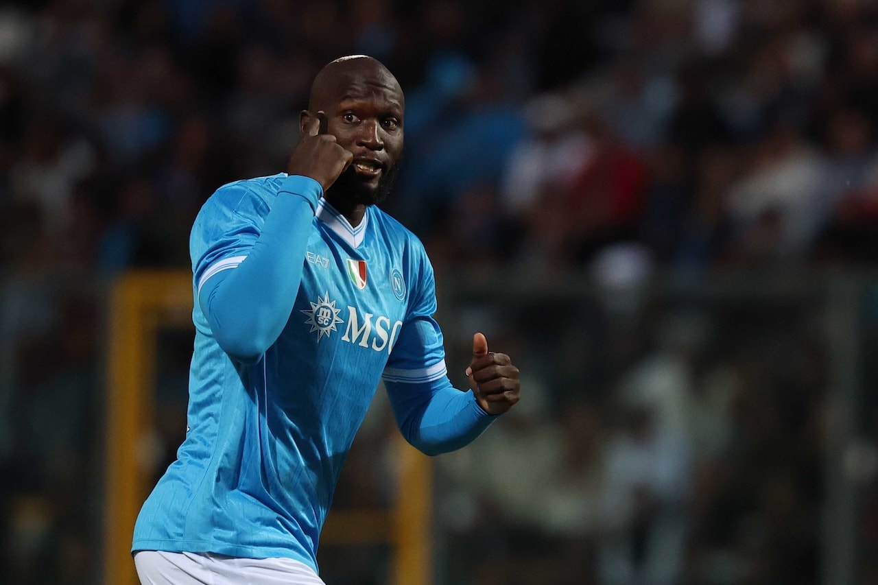 Fenerbahçe haftalardır uğraştığı santrfor transferini bitirmeye çok yaklaştı! Lukaku geliyor