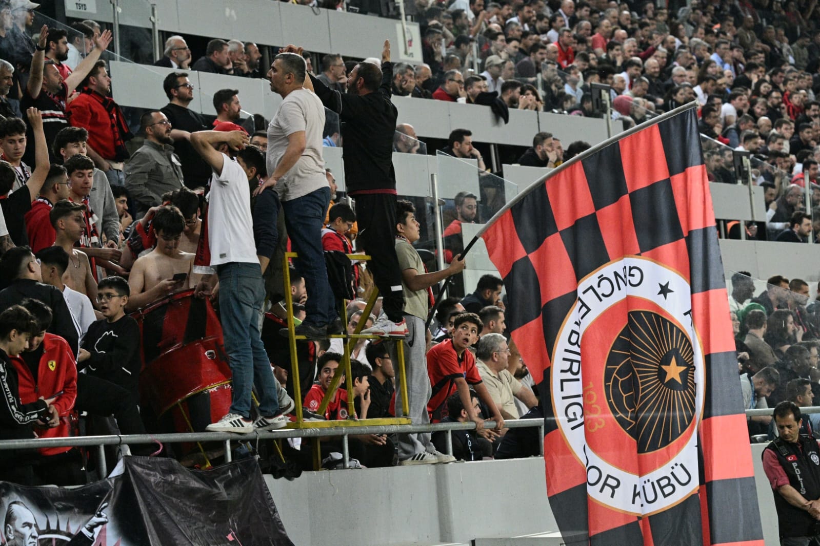 Fenerbahçe ve Beşiktaş'tan iki isim Gençlerbirliği'ne