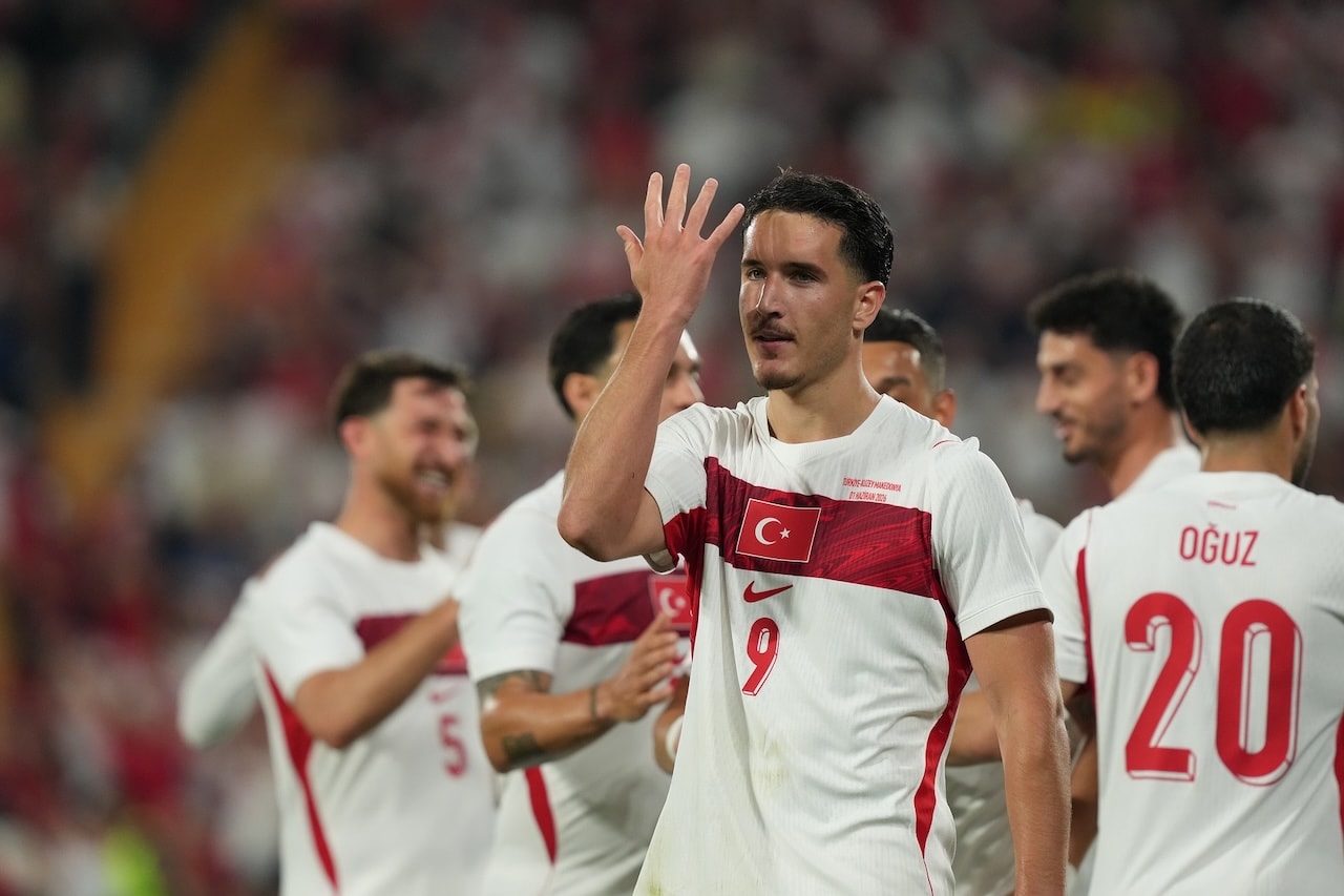 Deniz Gül, Galatasaray için geliyor