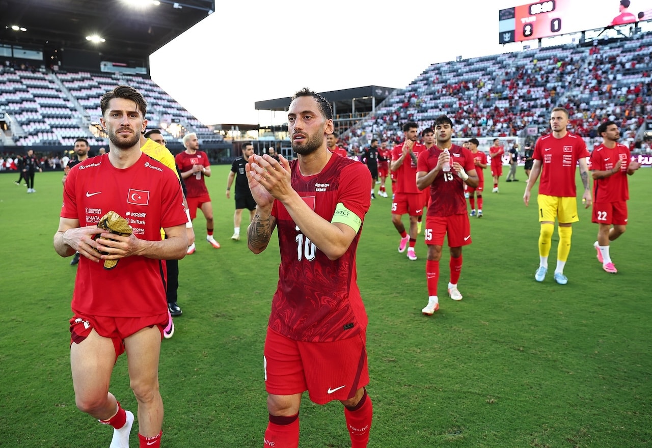 Hakan Çalhanoğlu’ndan sürpriz çıkış! ‘Kendimi TFF Başkanı olarak görüyorum