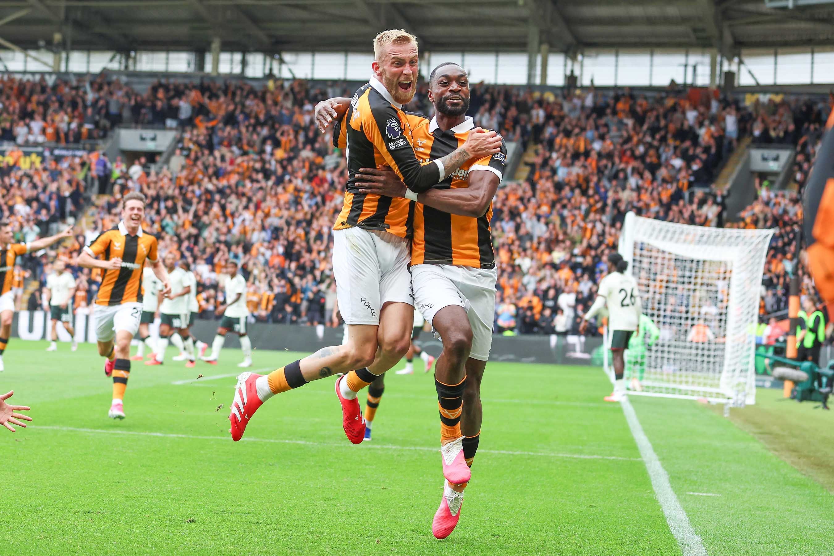 İngiltere Premier Lig'de Hull City fırtınası! Bileği bükülmüyor