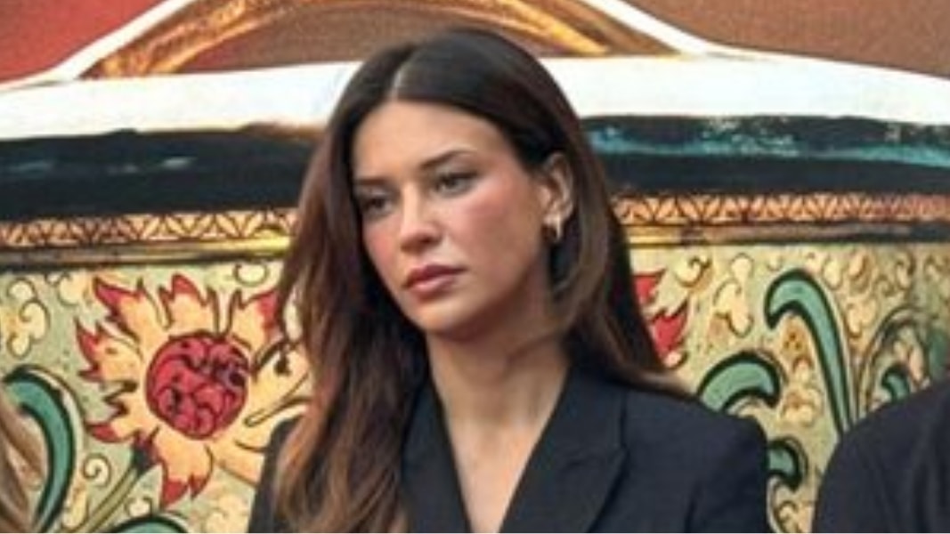 Oyuncu Devrim Özkan babaannesini kaybetti