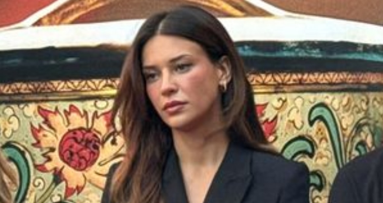 Oyuncu Devrim Özkan babaannesini kaybetti