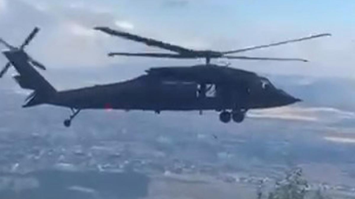 Kayalıklardan düşen kadın askeri helikopterle kurtarıldı