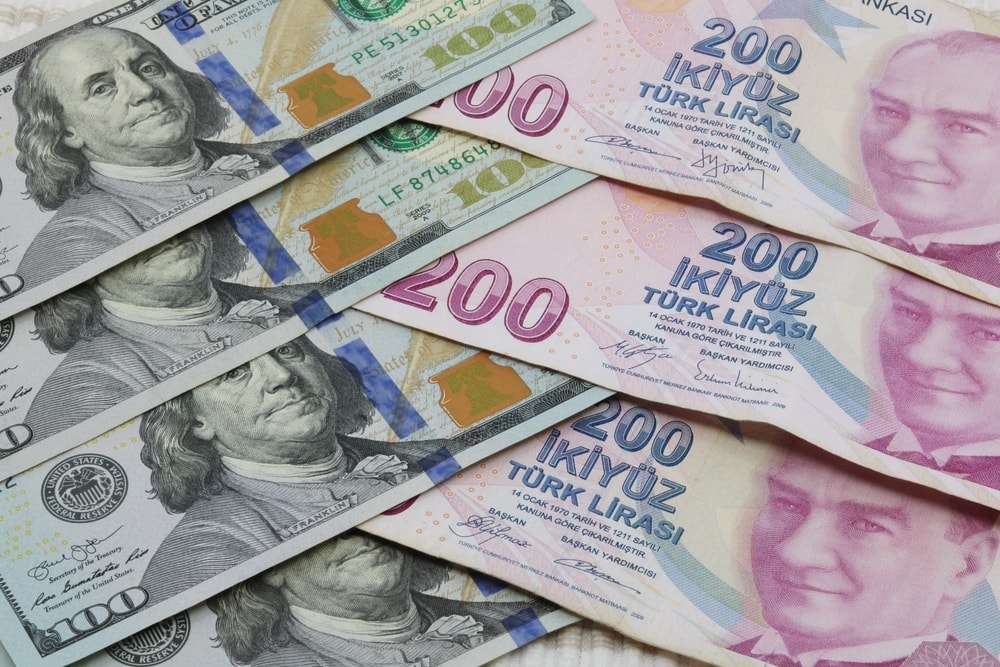 Dolar/TL fren tutmuyor: Bir rekor daha rekor kırdı