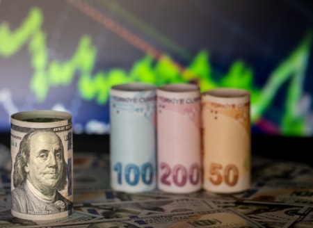 Piyasanın yıl sonu dolar ve enflasyon beklentisi yükseldiTCMB’nin Ağustos 2026 Piyasa Katılımcıları Anketi'ne göre piyasanın 2026 yıl sonu enflasyon tahmini yüzde 29,43’e, yıl sonu dolar kuru beklentisi ise 51,66 TL’ye yükseldi.