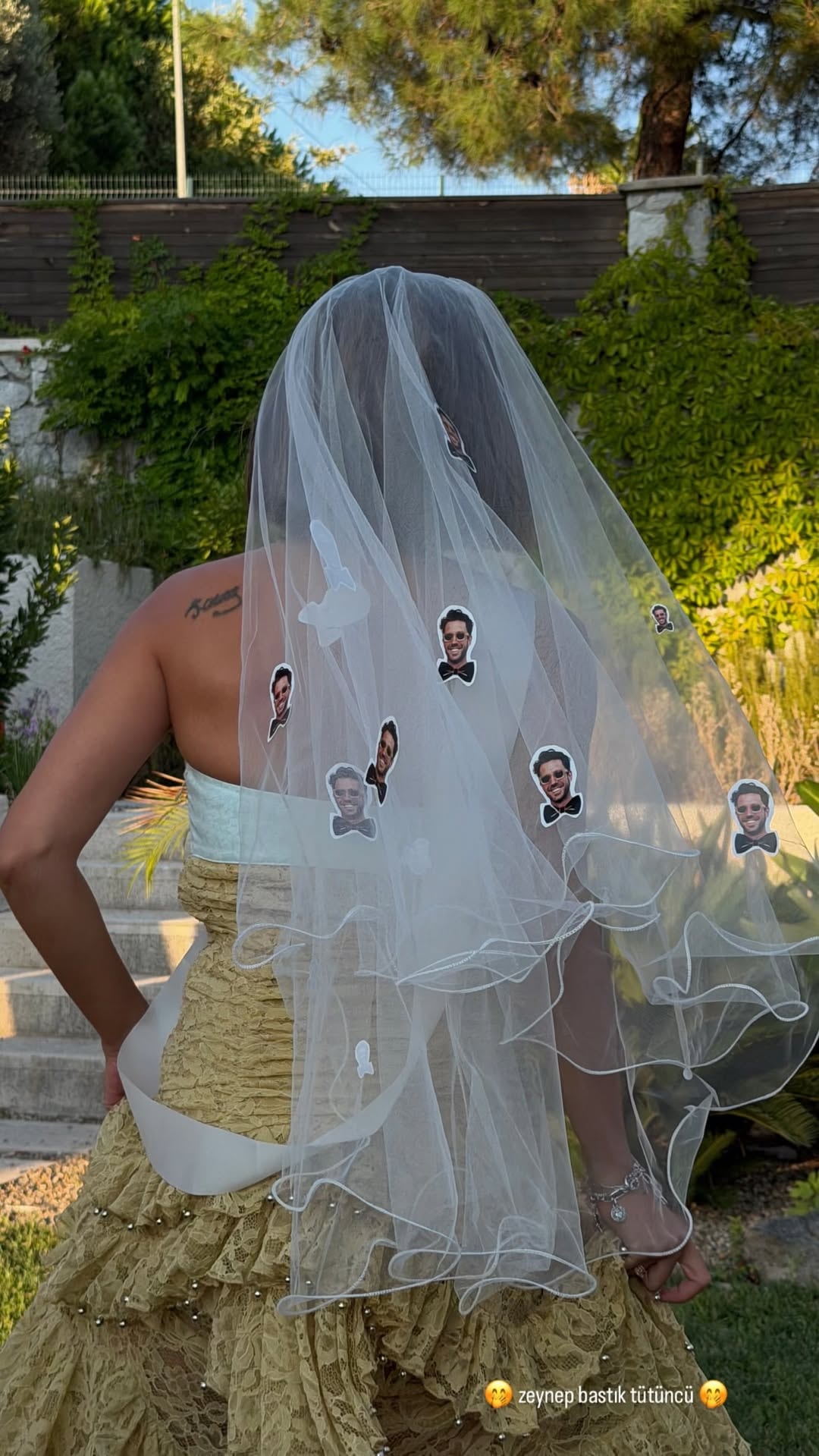 DUVAĞINDA SERKAY TÜTÜNCÜ’NÜN FOTOĞRAFLARI VARDI
